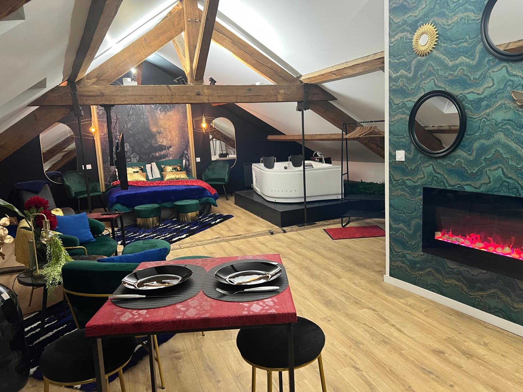 Lucifer Spas Apartment Dijon